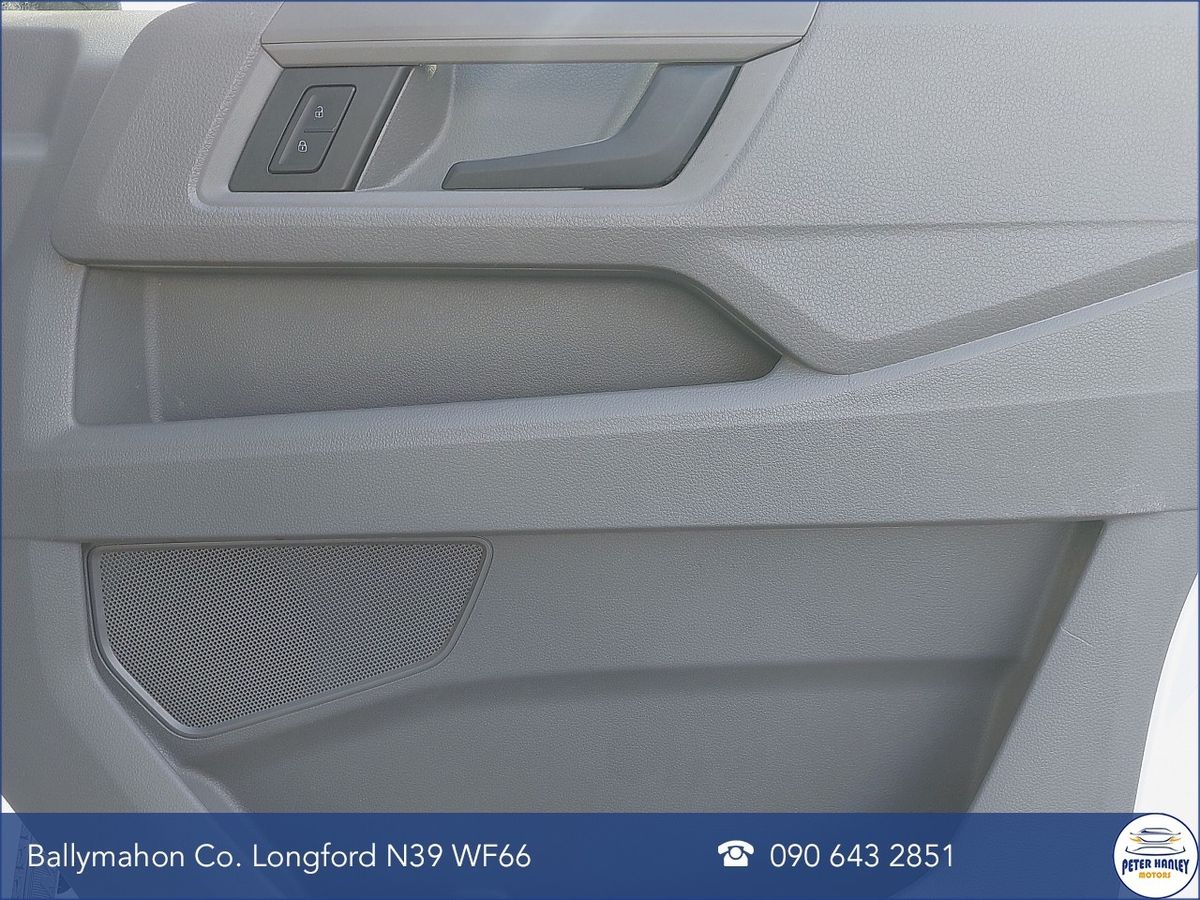 Volkswagen Crafter CRAFTER 35 MWB 140BHP  M6F HR 5D *PRICE INCLUDES VAT*