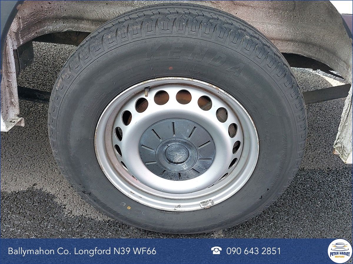 Volkswagen Crafter CRAFTER 35 MWB 140BHP  M6F HR 5D *PRICE INCLUDES VAT*