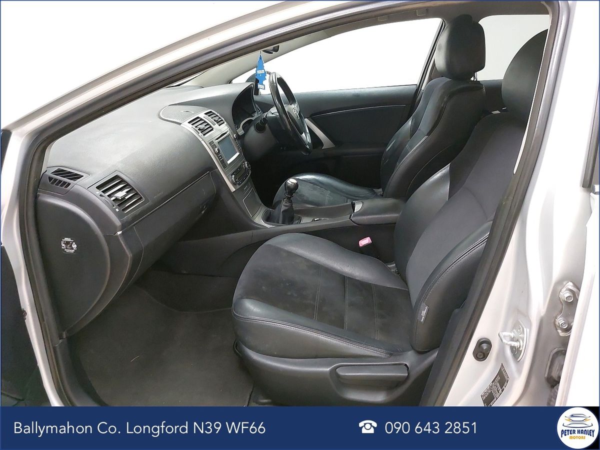 Toyota Avensis D-4D 125 (2.0) Terra Saloon