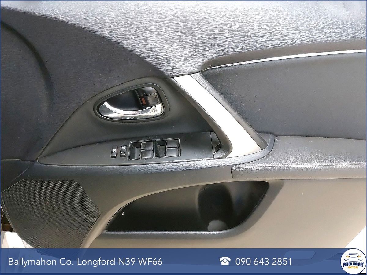 Toyota Avensis D-4D 125 (2.0) Terra Saloon