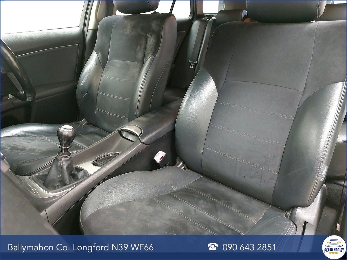 Toyota Avensis D-4D 125 (2.0) Terra Saloon