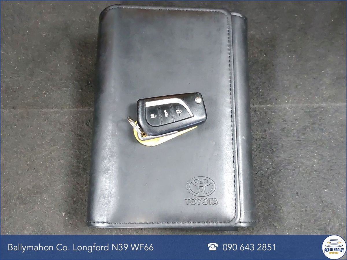 Toyota Avensis D-4D 125 (2.0) Terra Saloon