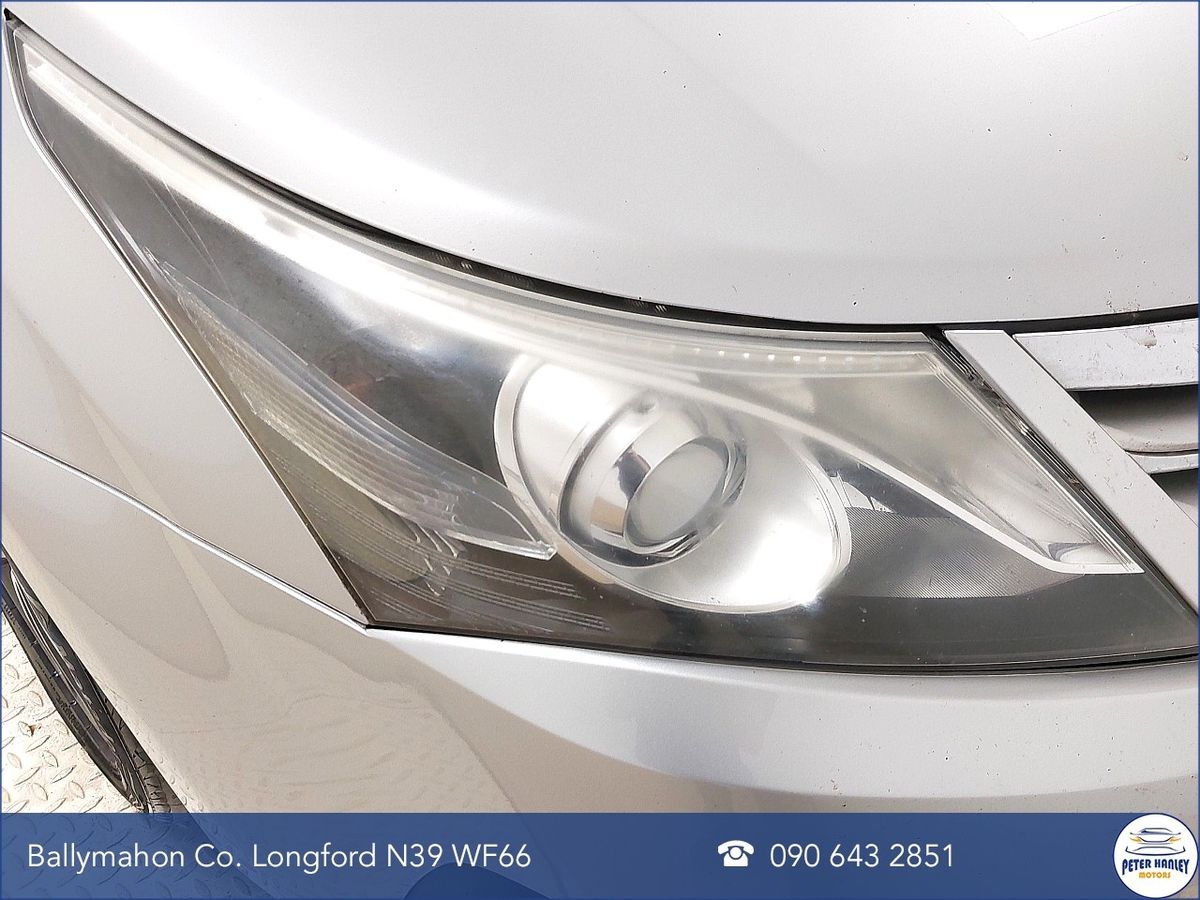 Toyota Avensis D-4D 125 (2.0) Terra Saloon