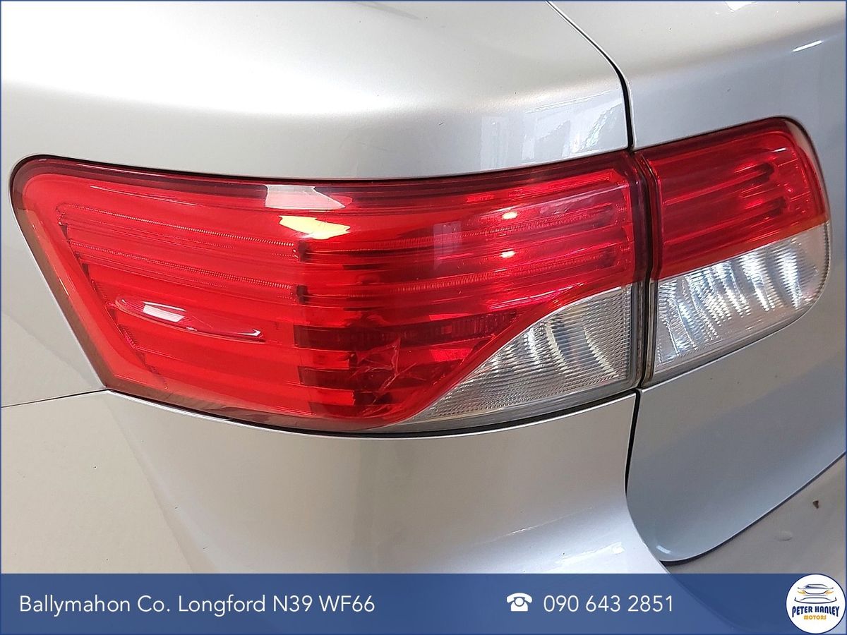 Toyota Avensis D-4D 125 (2.0) Terra Saloon