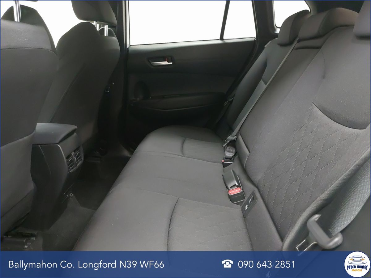 Toyota Corolla Cross 1.8 Hybrid Sol Hatchback