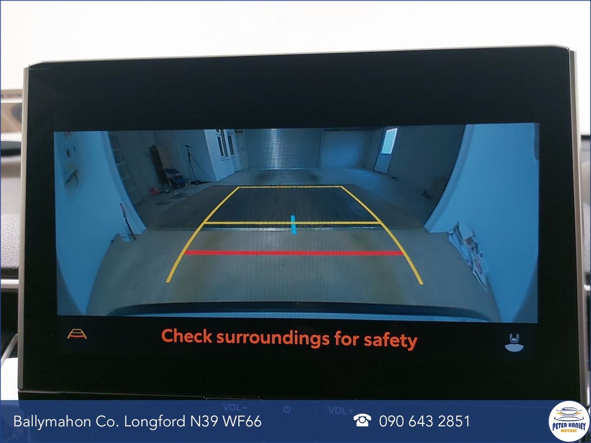 Toyota Corolla Cross 1.8 Hybrid Sol Hatchback