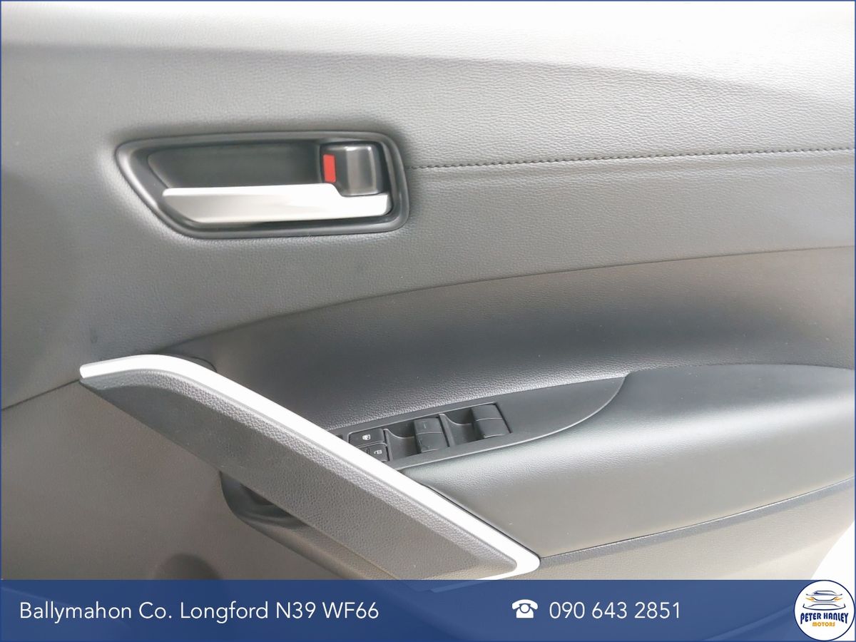 Toyota Corolla Cross 1.8 Hybrid Sol Hatchback