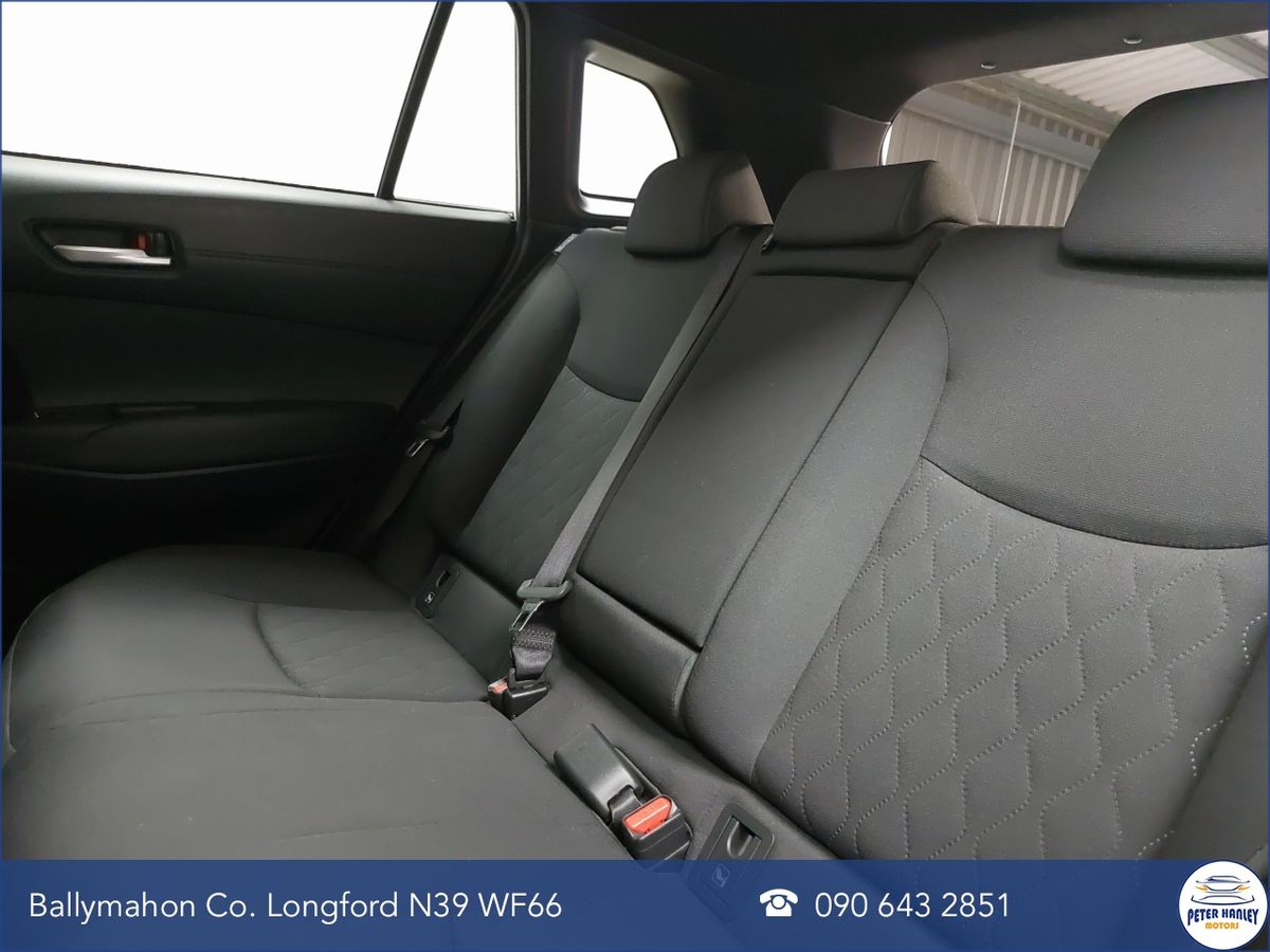 Toyota Corolla Cross 1.8 Hybrid Sol Hatchback