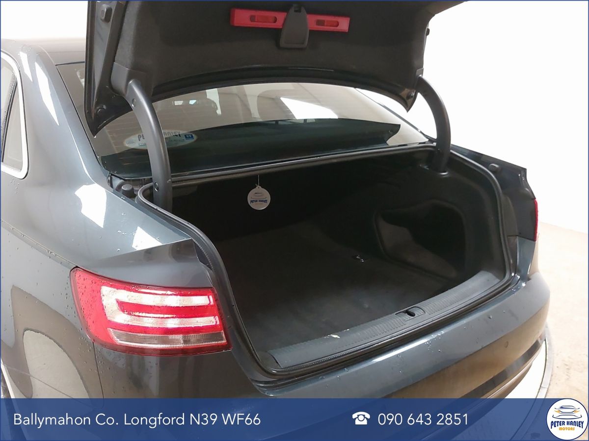 Audi A4 2.0TDI 150HP Attraction Ultra