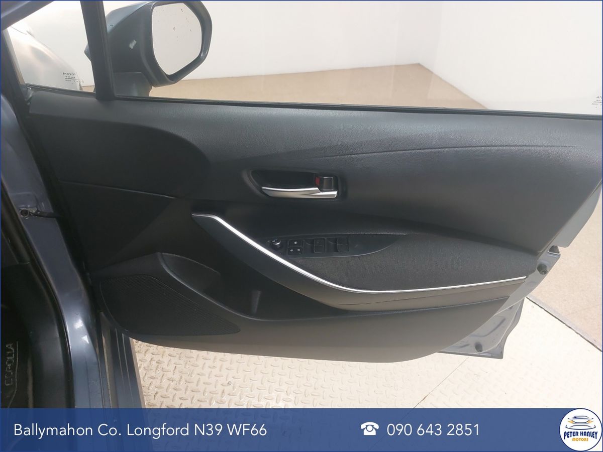 Toyota Corolla 1.8 Hybrid Luna Saloon