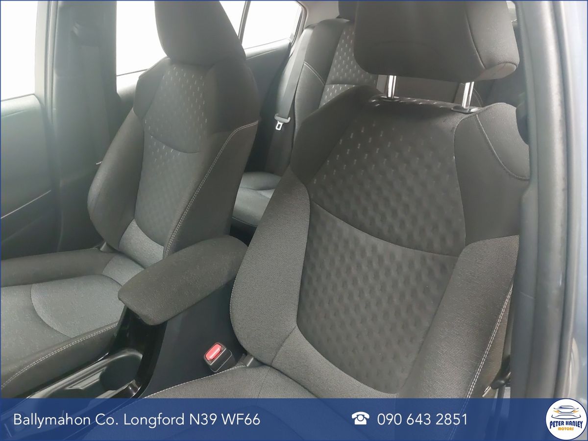 Toyota Corolla 1.8 Hybrid Luna Saloon