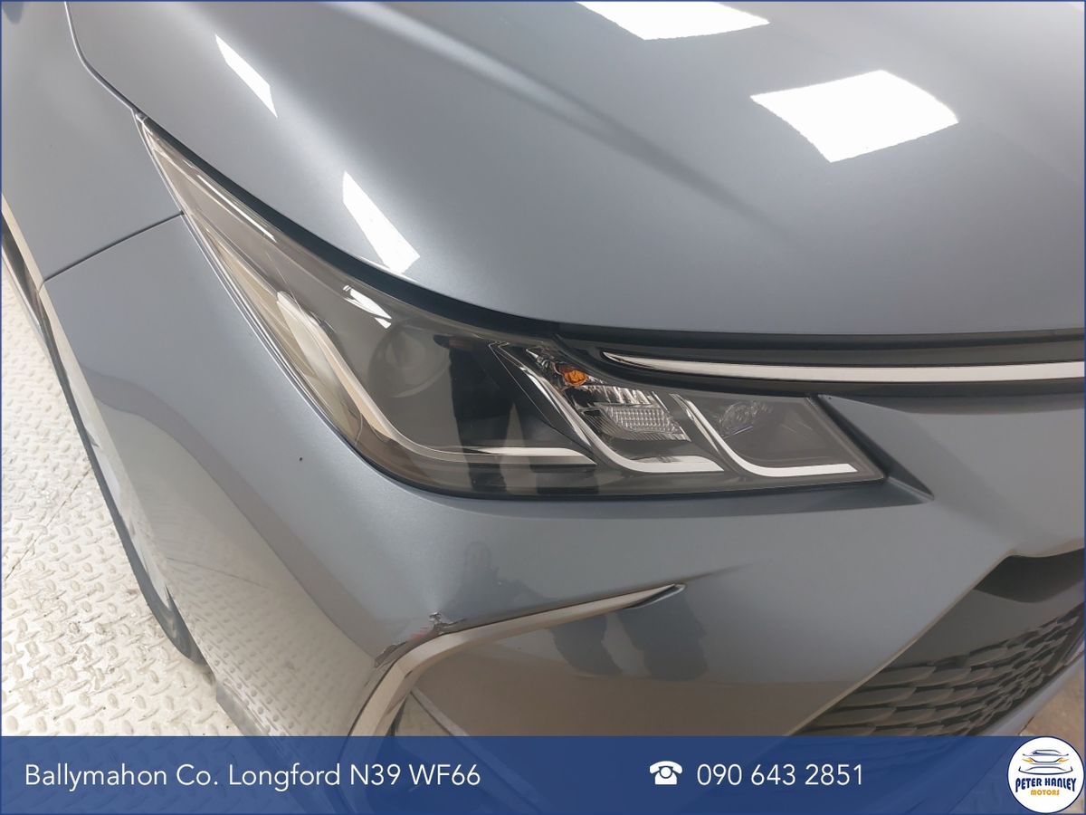 Toyota Corolla 1.8 Hybrid Luna Saloon