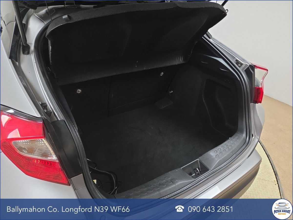 Toyota C-HR 1.2 TURBO PETROL LUNA SPORT