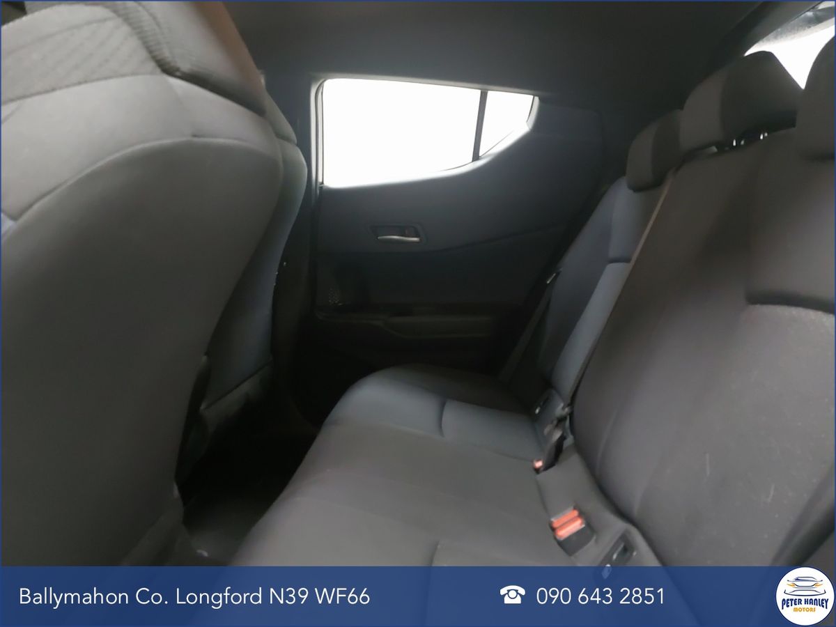 Toyota C-HR 1.8 HYBRID LUNA