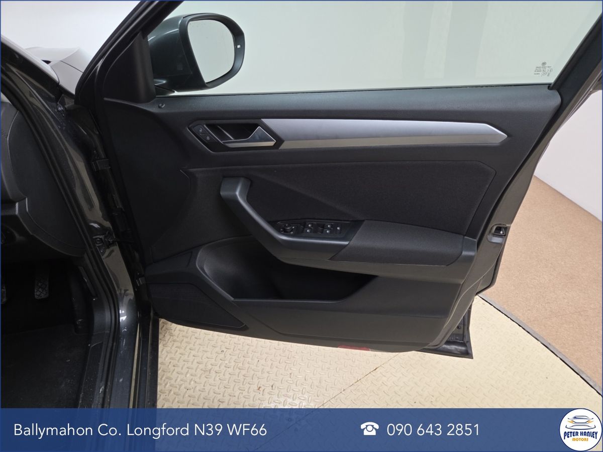 Volkswagen T-Roc T-ROC EDITION 75 1.0TSI M6F 116HP