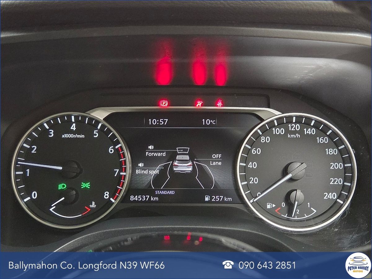 Nissan Qashqai 1.3 PET MILD HYBRID SV