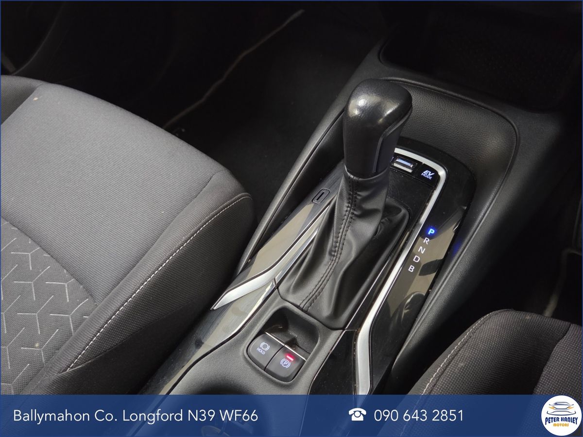 Toyota Corolla 1.8 Hybrid Luna Hatchback