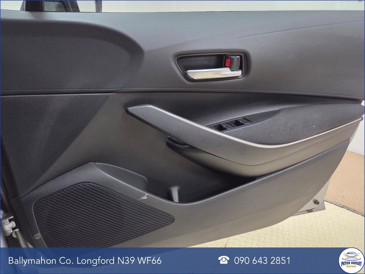 Toyota Corolla 1.8 Hybrid Luna Hatchback