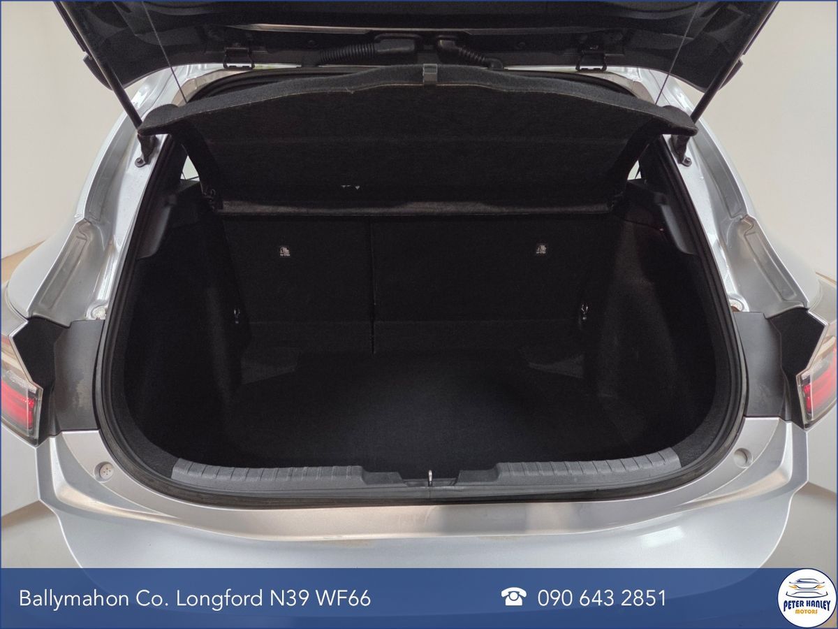 Toyota Corolla 1.8 Hybrid Luna Hatchback