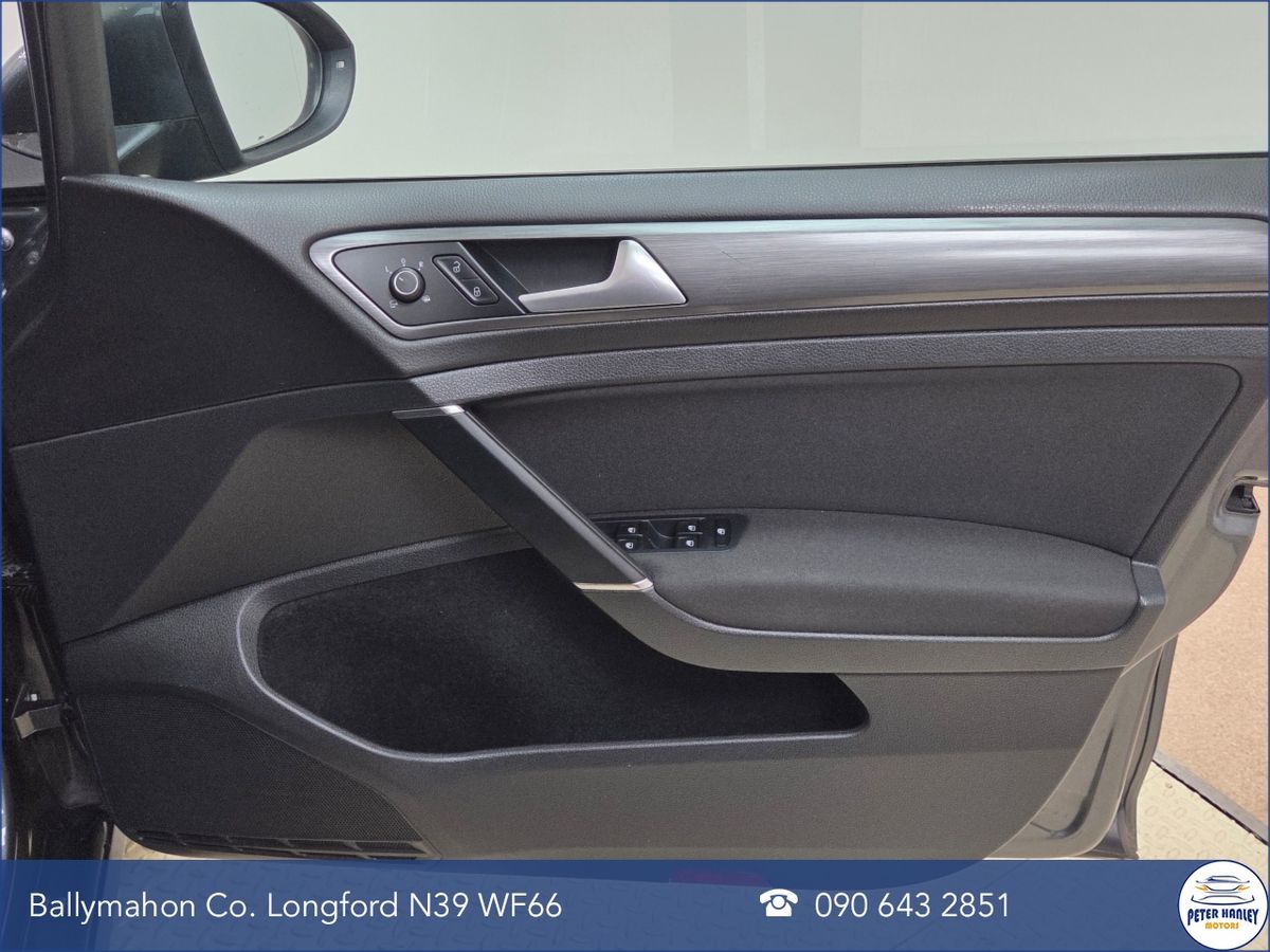 Volkswagen Golf Golf Se Navigation Tsi Bmt  SE Navigation  TSi 125 BlueMotion Start/Stop