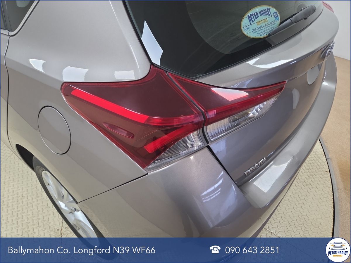 Toyota Auris 1.4 D-4D (90) 5Dr Luna