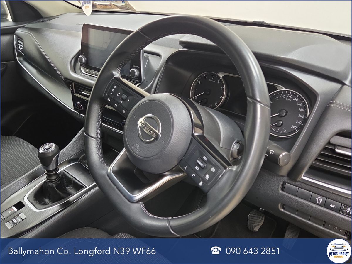 Nissan Qashqai 1.3 PET MILD HYBRID SV