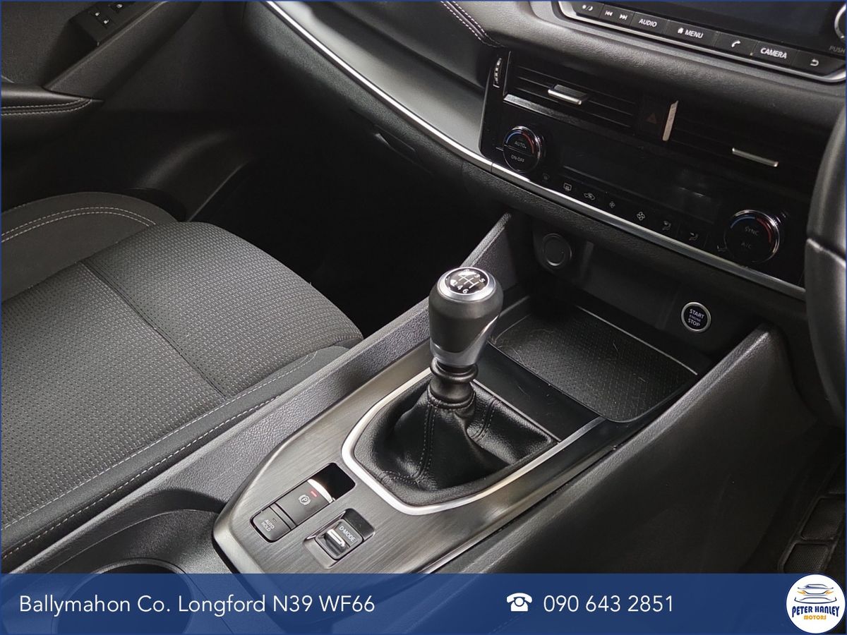 Nissan Qashqai 1.3 PET MILD HYBRID SV