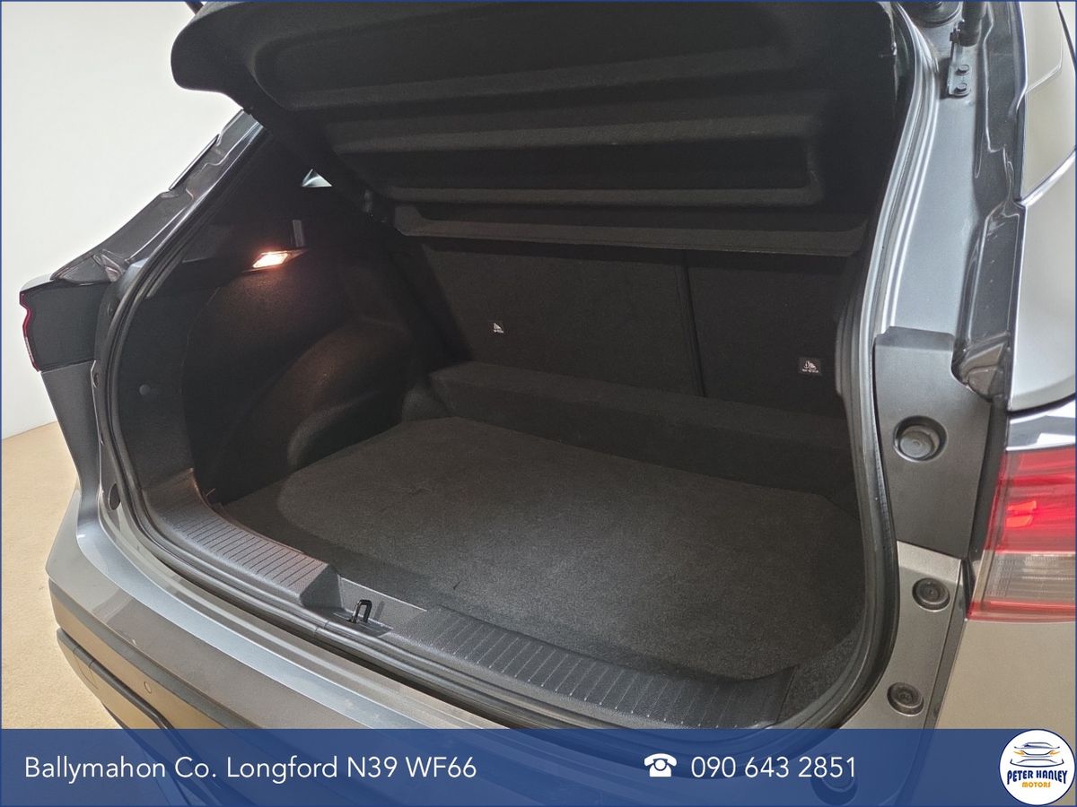 Nissan Qashqai 1.3 PET MILD HYBRID SV