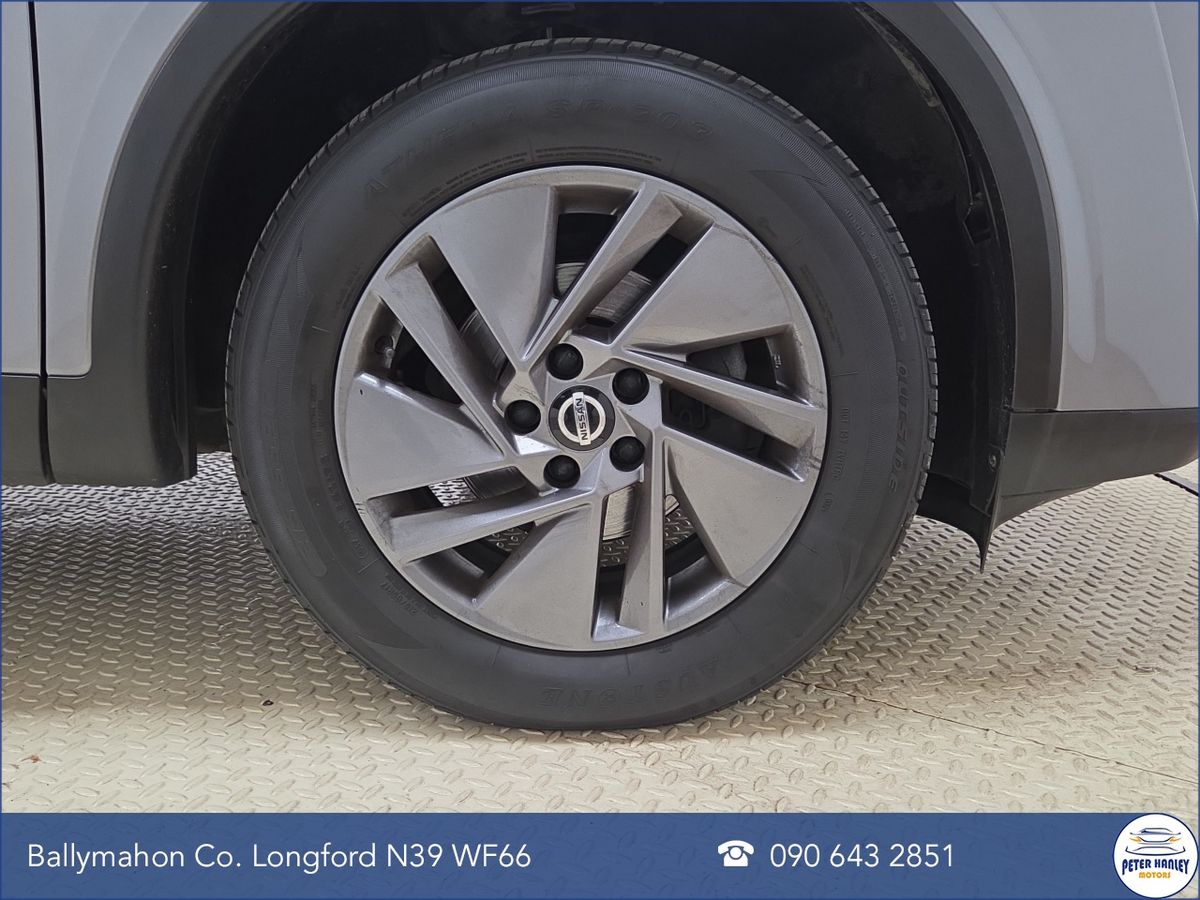 Nissan Qashqai 1.3 PET MILD HYBRID SV