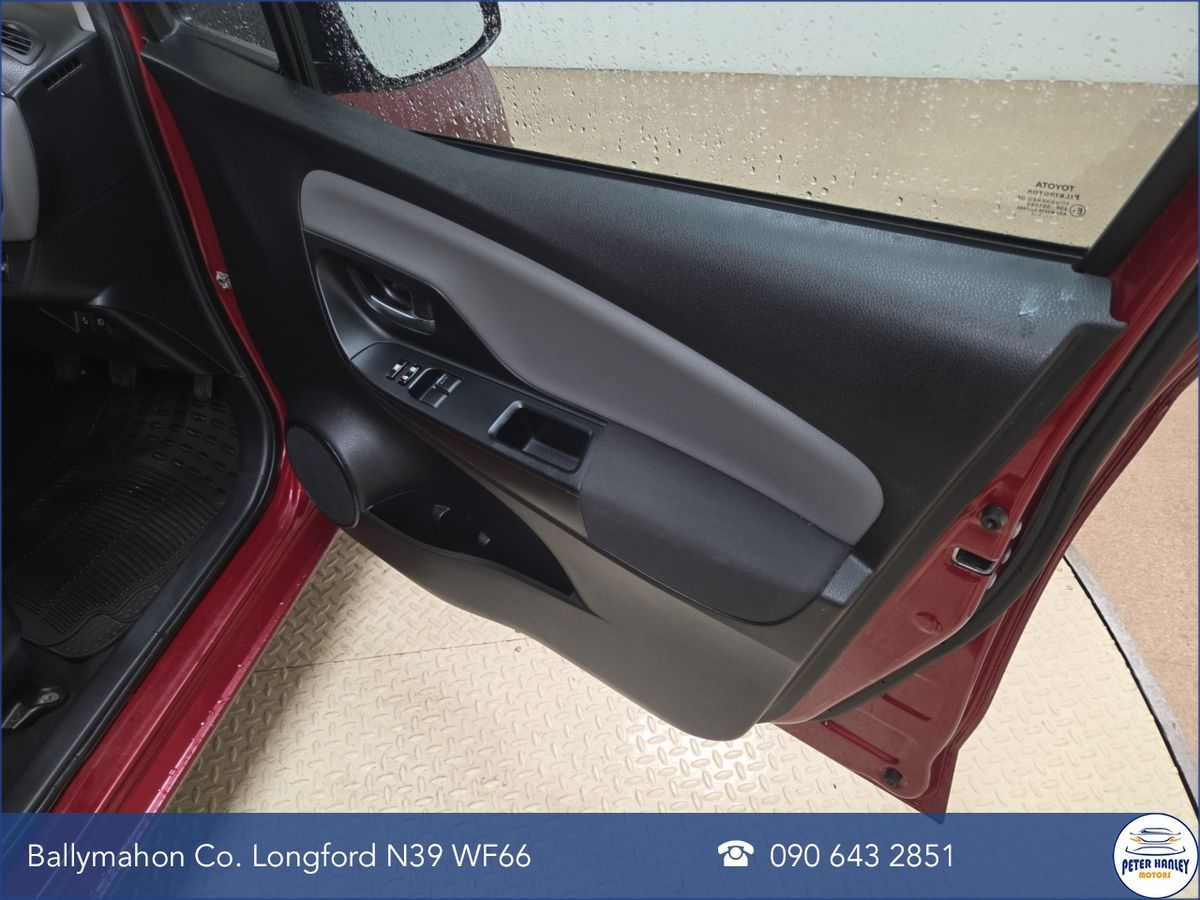 Toyota Yaris 1.0 VVT-i 5Dr Luna