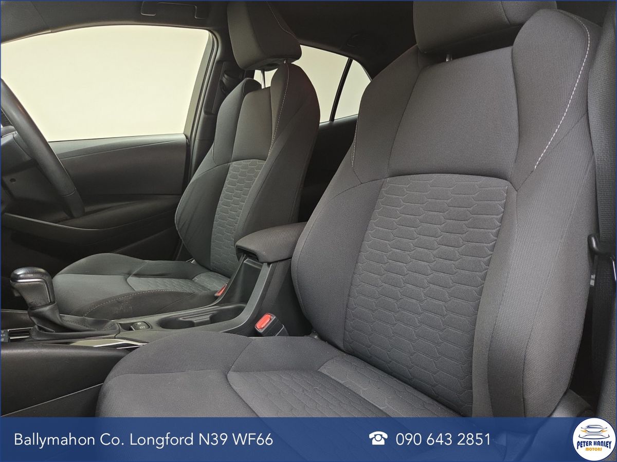 Toyota Corolla 1.8 Hybrid Luna Hatchback