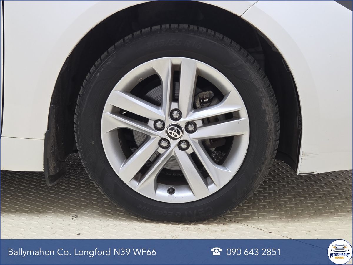 Toyota Corolla 1.8 Hybrid Luna Hatchback