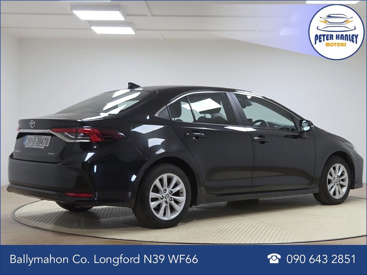 Toyota Corolla 1.8 Hybrid Luna Saloon