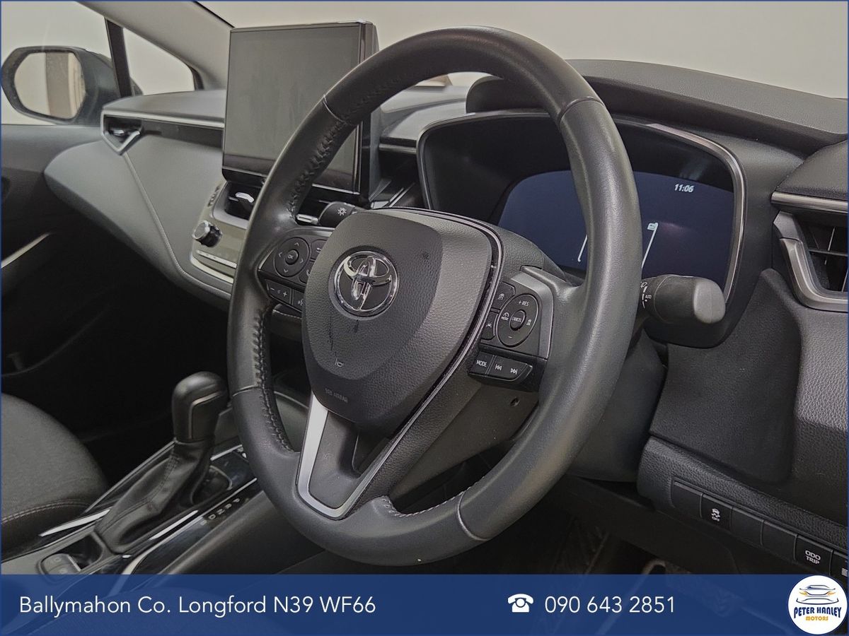 Toyota Corolla 1.8 Hybrid Luna Saloon