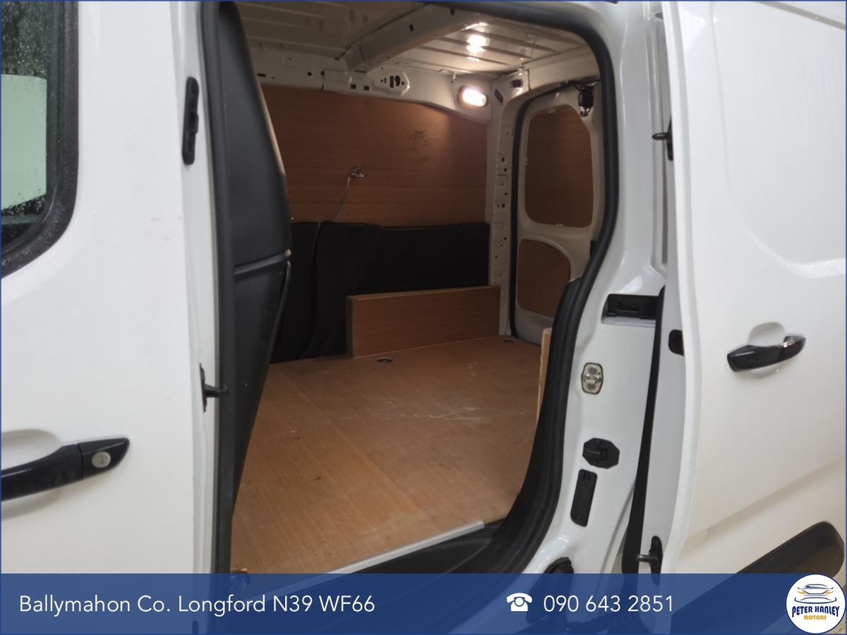 Citroen Berlingo TOUCH BlueHDi 100 S&S MWB 5 seats