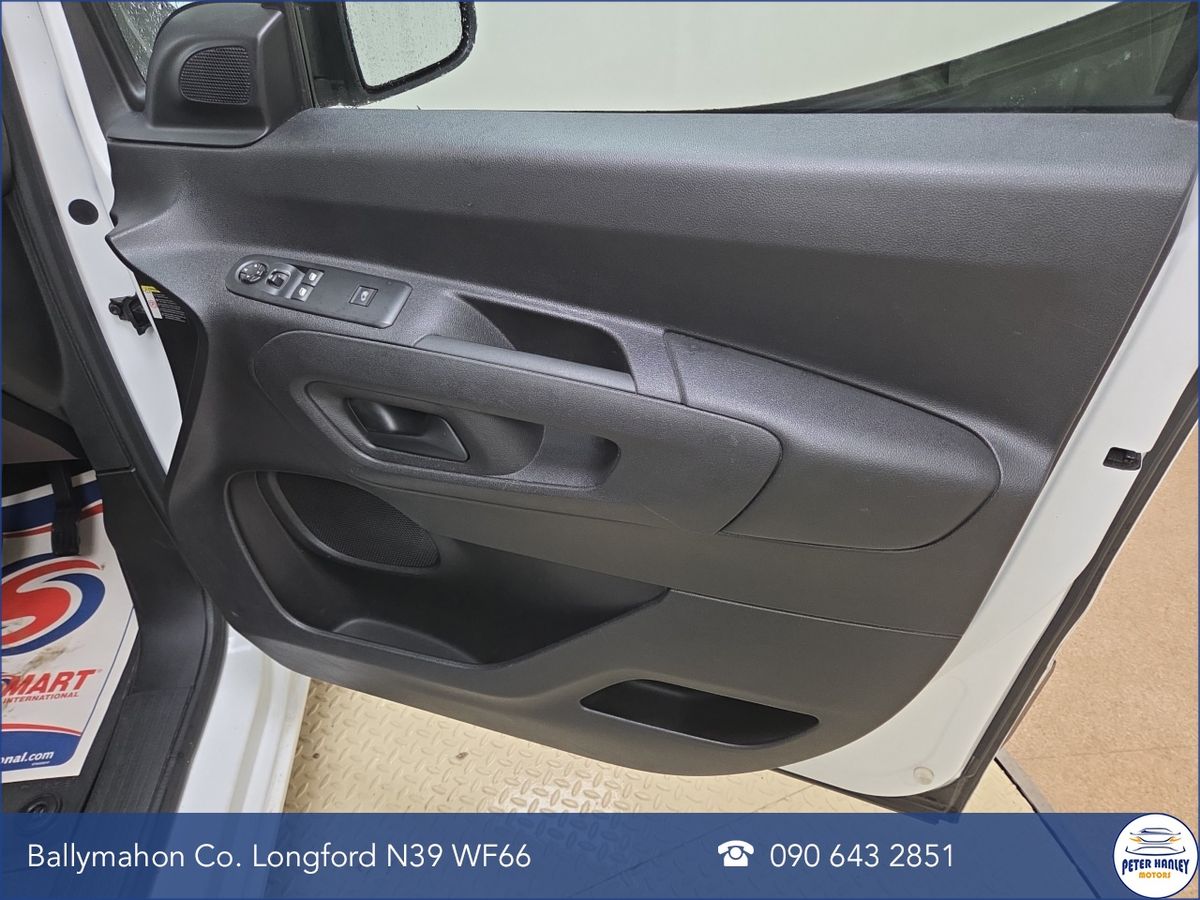 Citroen Berlingo TOUCH BlueHDi 100 S&S MWB 5 seats