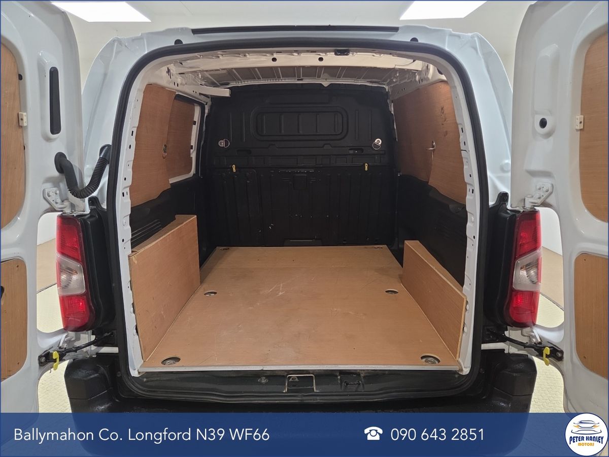 Citroen Berlingo TOUCH BlueHDi 100 S&S MWB 5 seats