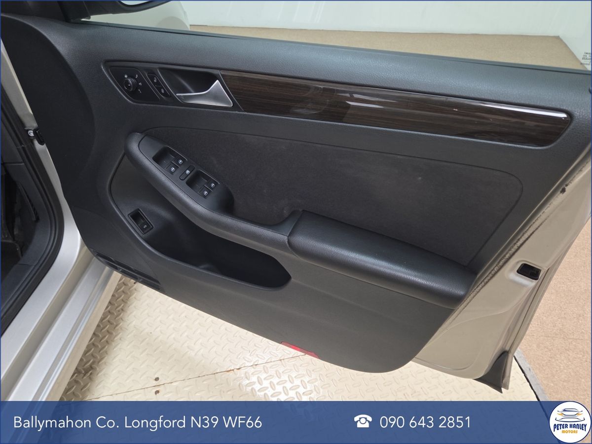 Volkswagen Jetta Jetta Se Bluemotion Tech Tdi  SE  TDi 110 BlueMotion Start/Stop