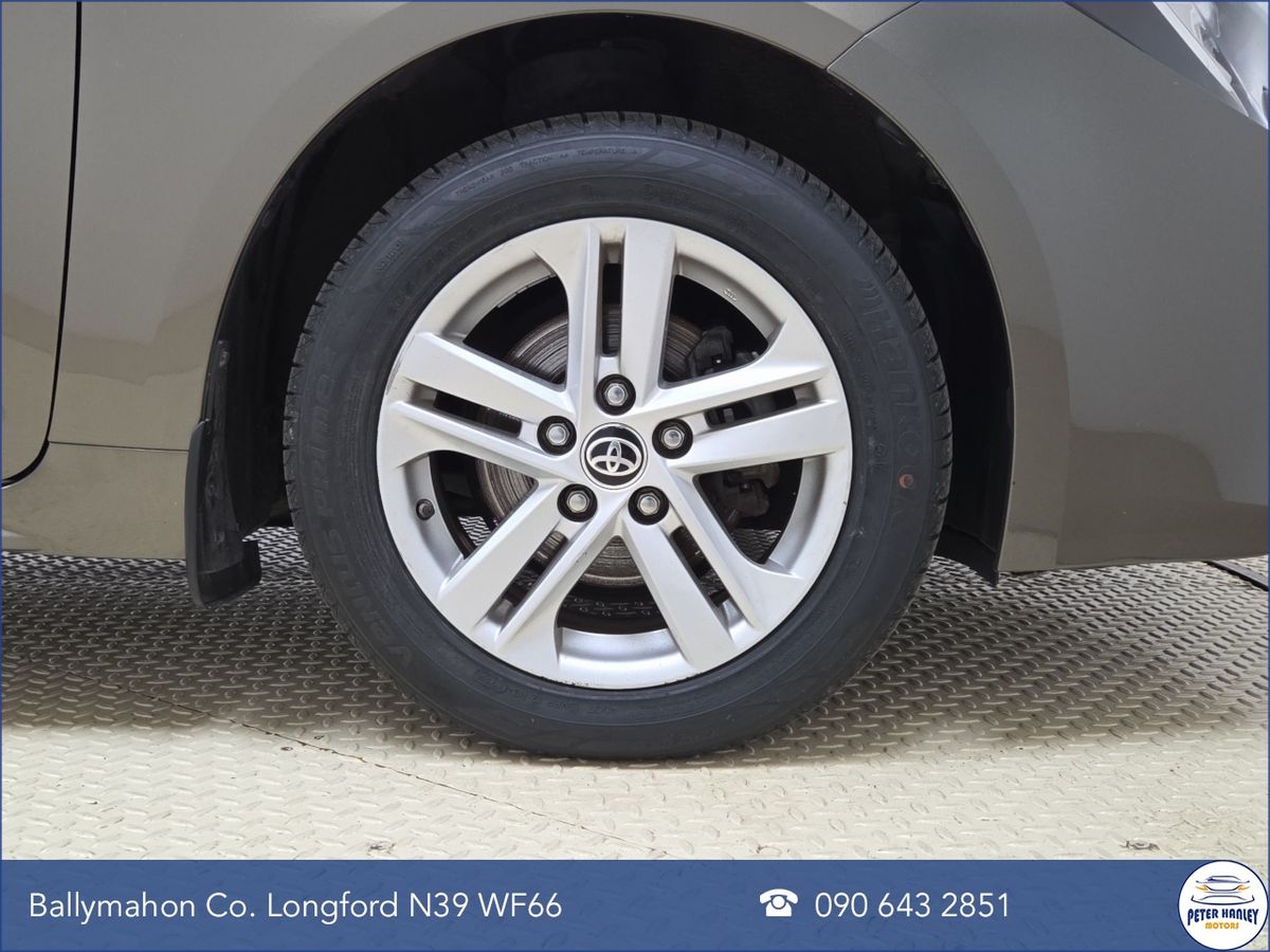 Toyota Corolla 1.8 Hybrid Luna Hatchback