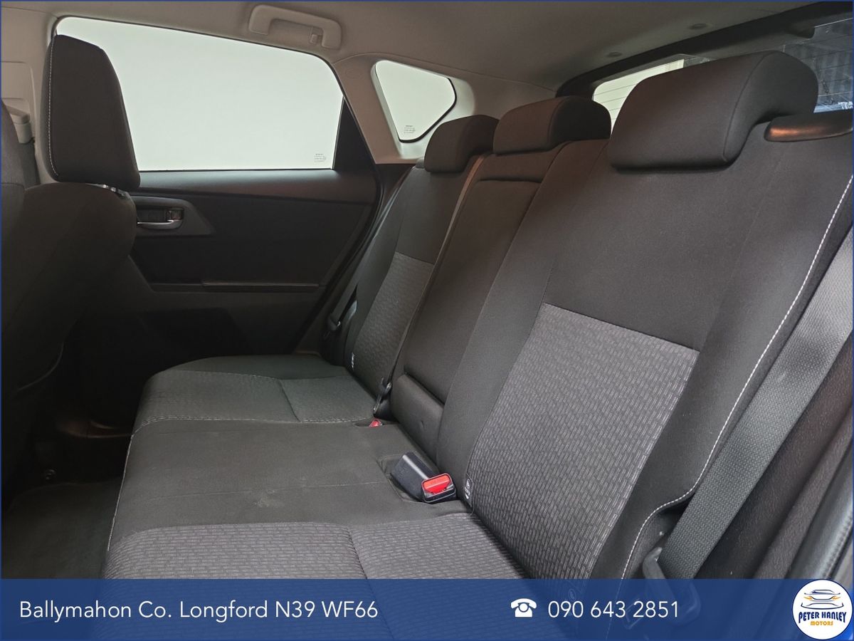 Toyota Auris D-4D 90 (1.4) 5Dr Luna