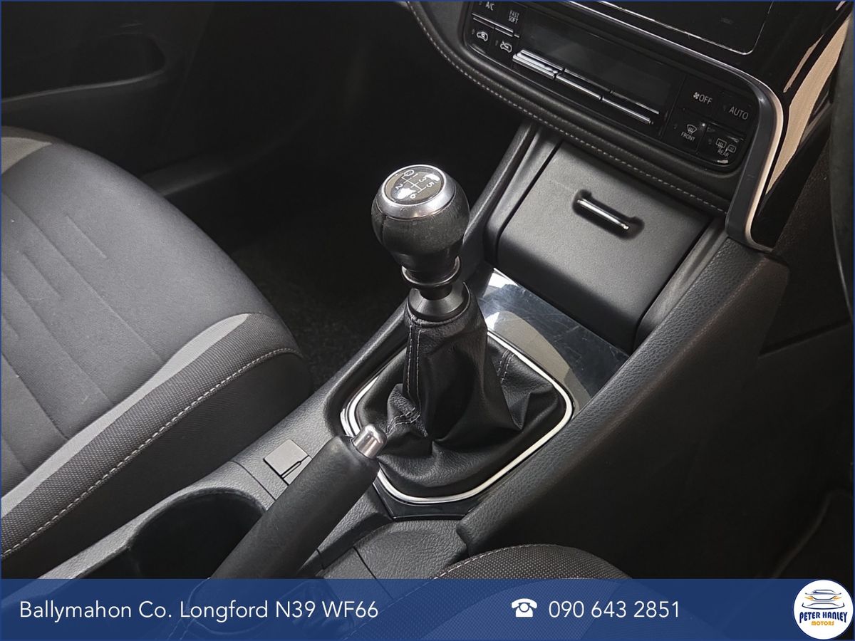 Toyota Auris 1.4 D-4D (90) 5Dr Luna