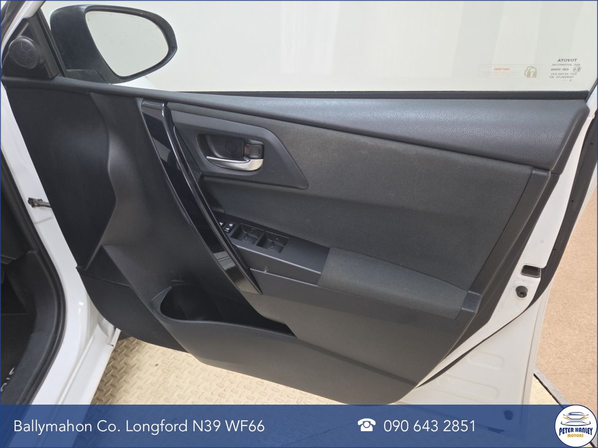 Toyota Auris 1.4 D-4D (90) 5Dr Luna