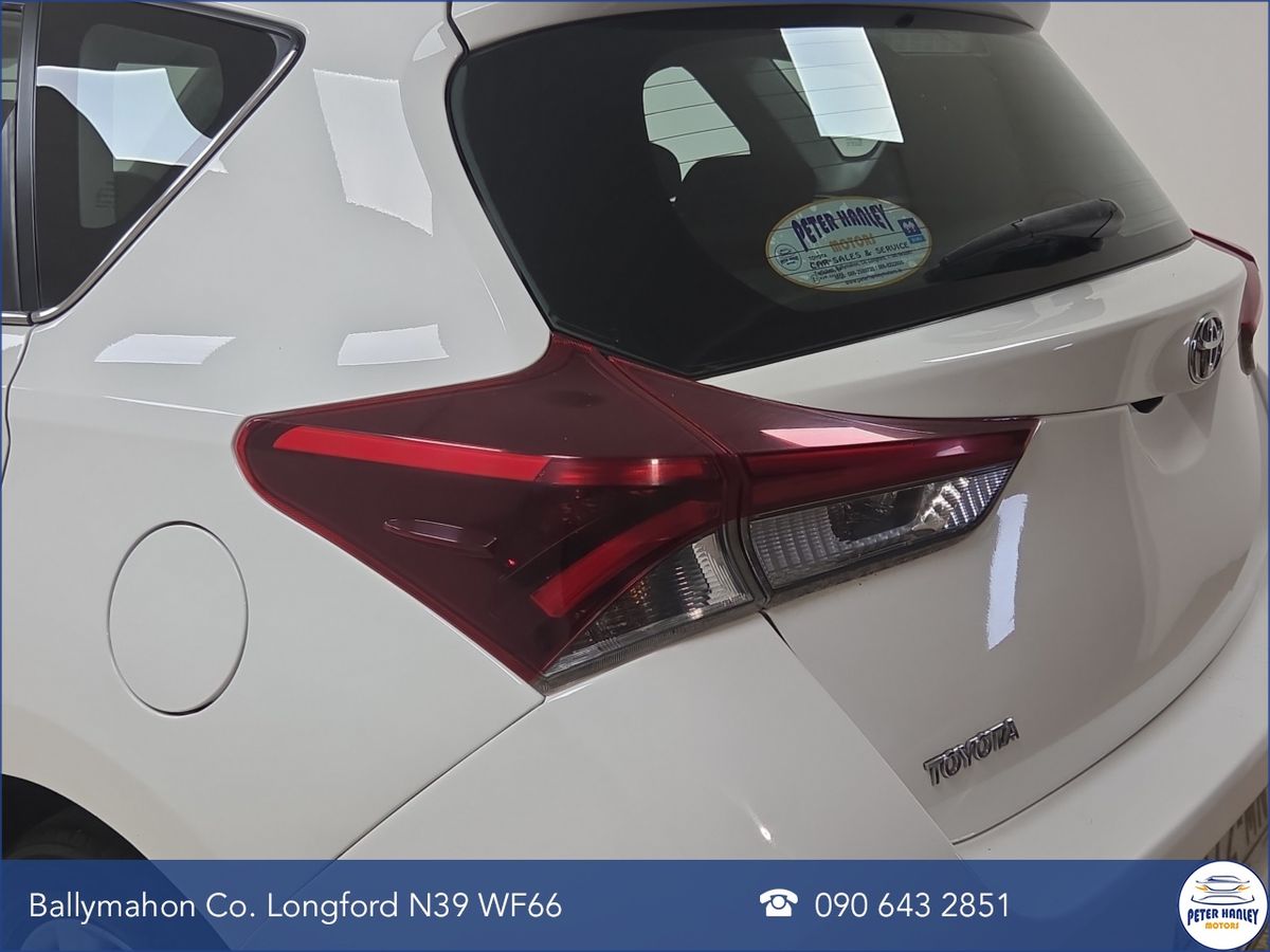 Toyota Auris 1.4 D-4D (90) 5Dr Luna