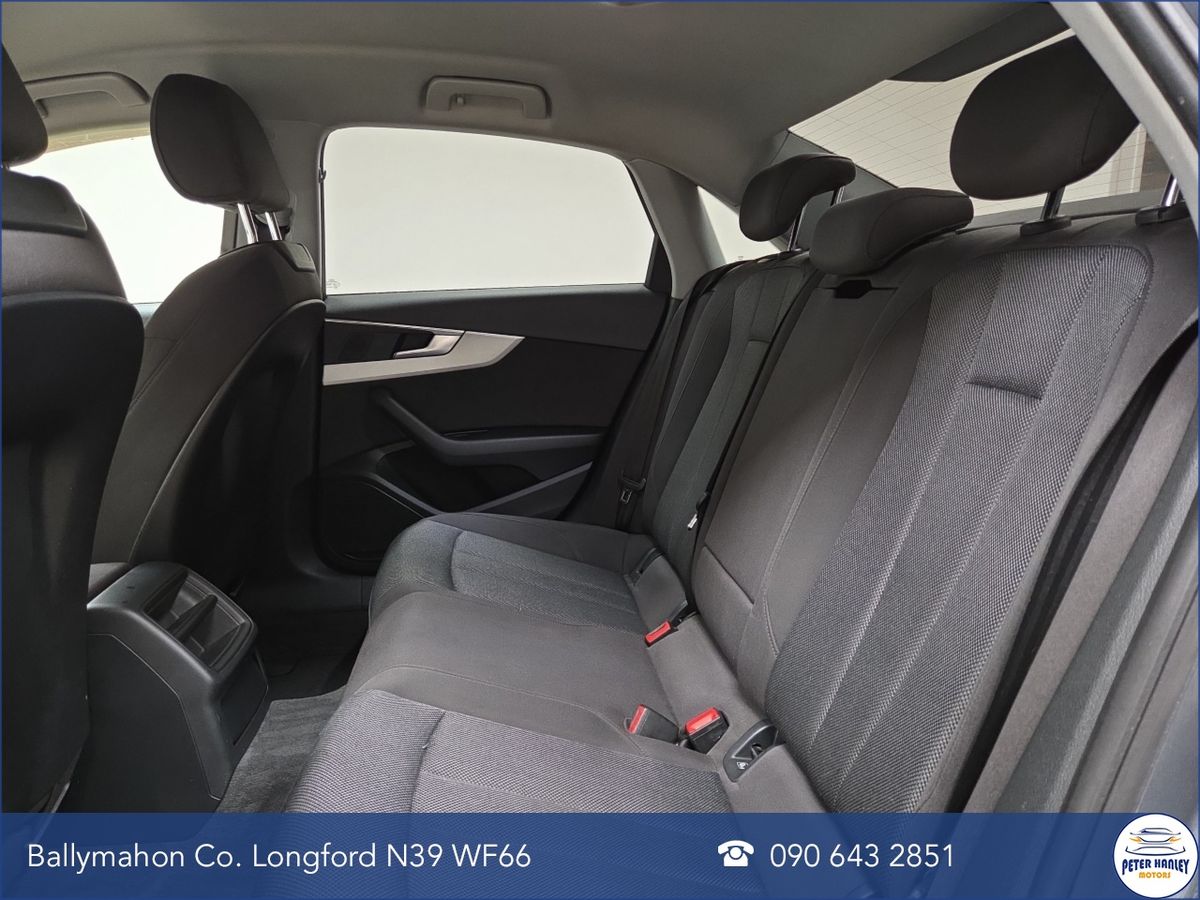Audi A4 2.0TDI 150HP Attraction Ultra