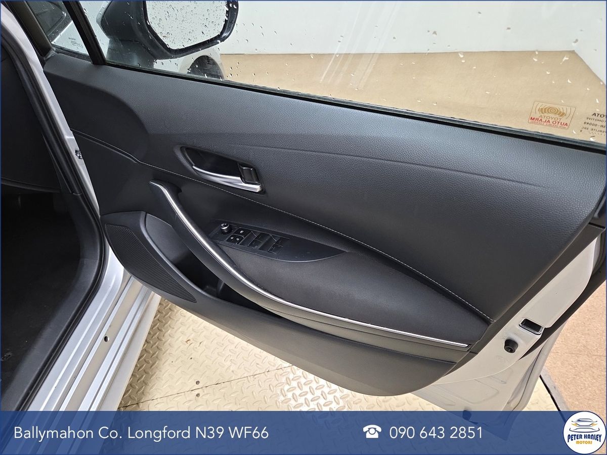 Toyota Corolla 1.2T Luna Hatchback