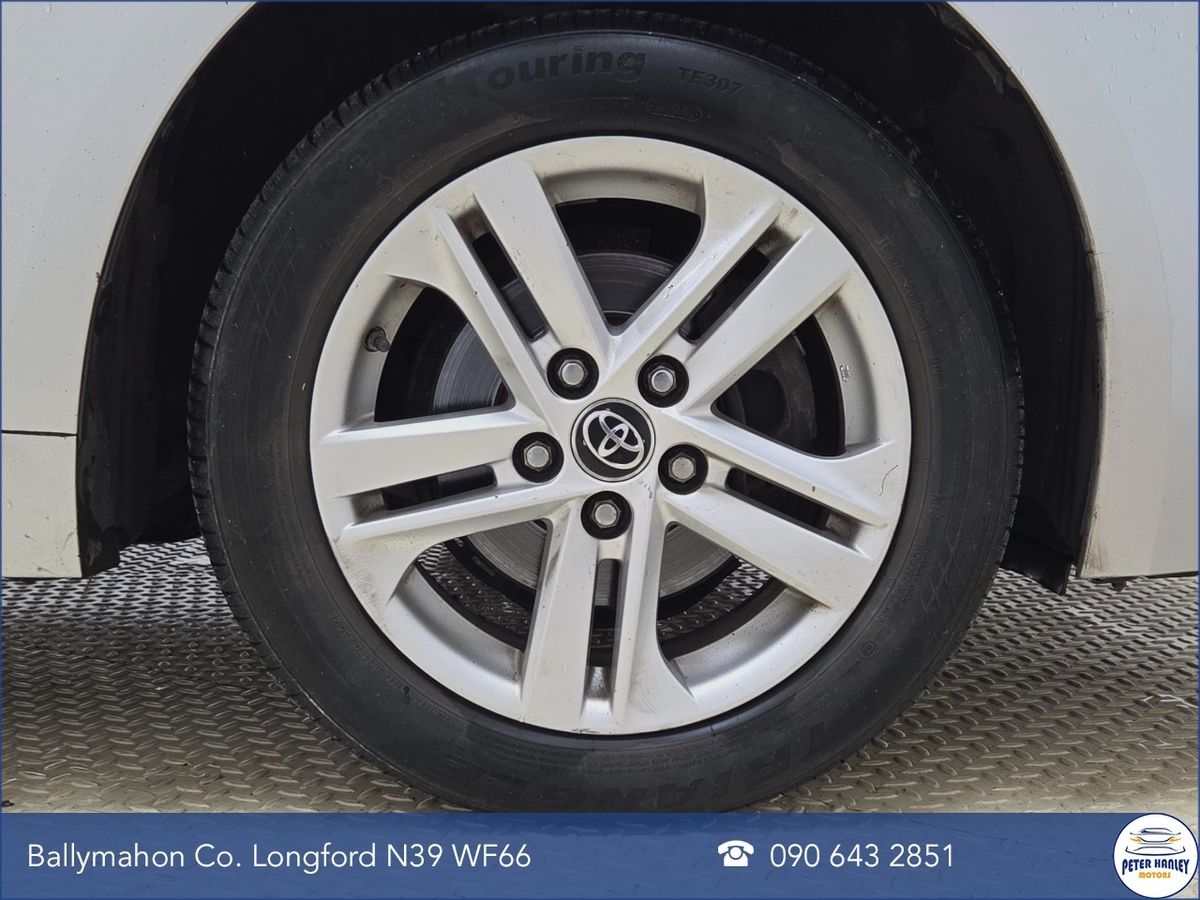 Toyota Corolla 1.2T Luna Hatchback