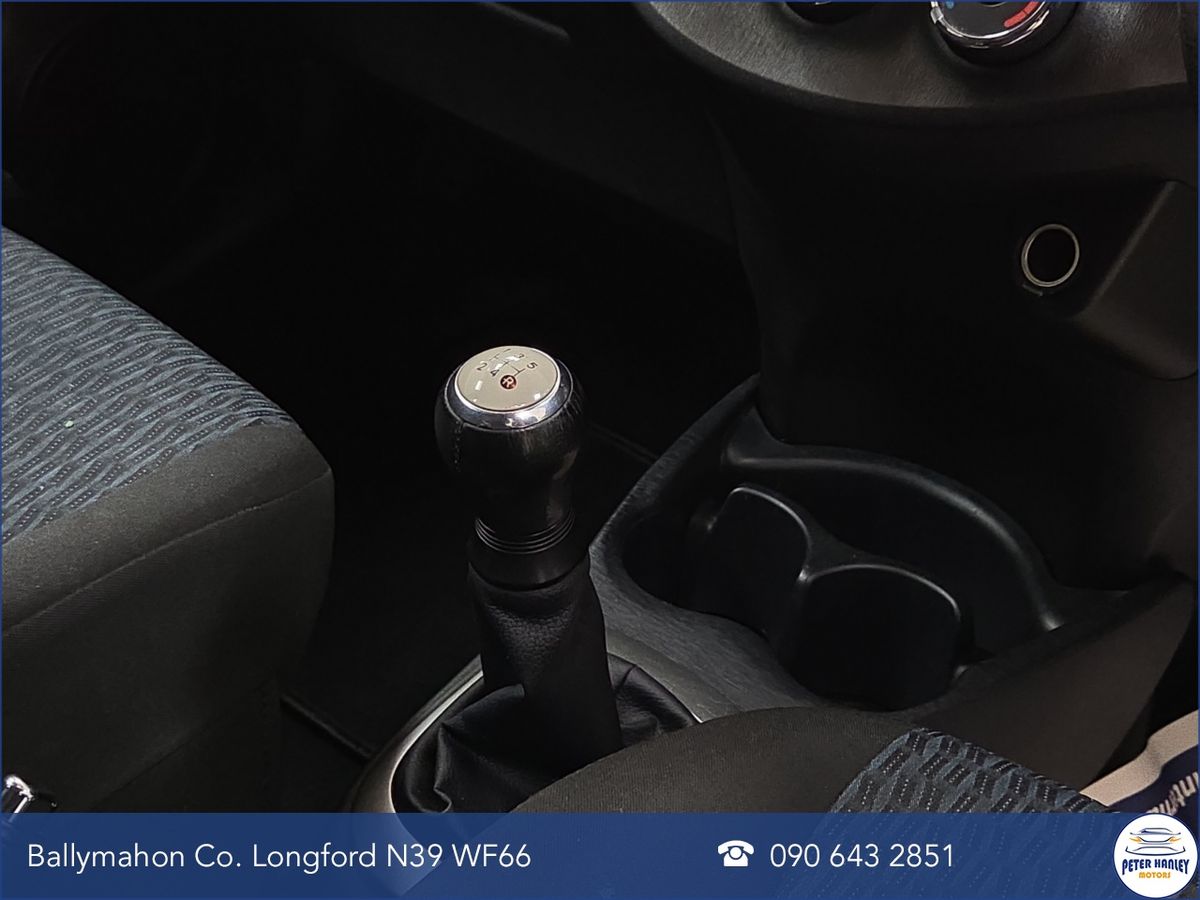 Toyota Yaris 1.0 VVT-i 5Dr Luna