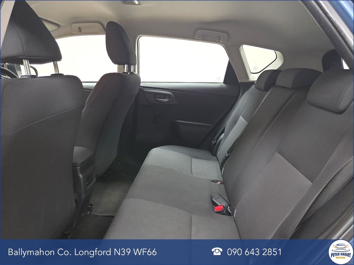 Toyota Auris 1.4 D-4D (90) 5Dr Aura