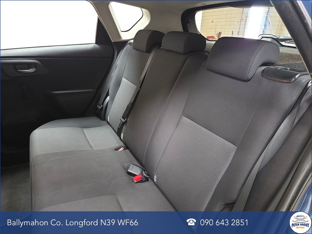 Toyota Auris 1.4 D-4D (90) 5Dr Aura