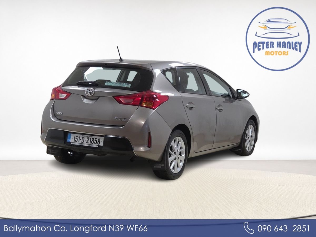 Toyota Auris D-4D 90 (1.4) 5Dr Aura